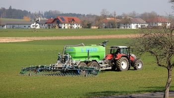 Agriculture Field Fertilization Slurry tanker image