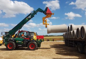 CLANCY GROUP - pipelifter in action at Chesterton Farm 1