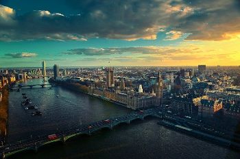 LONDON  RIVER THAMES 1