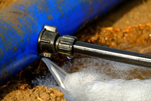 Leaking water pipe