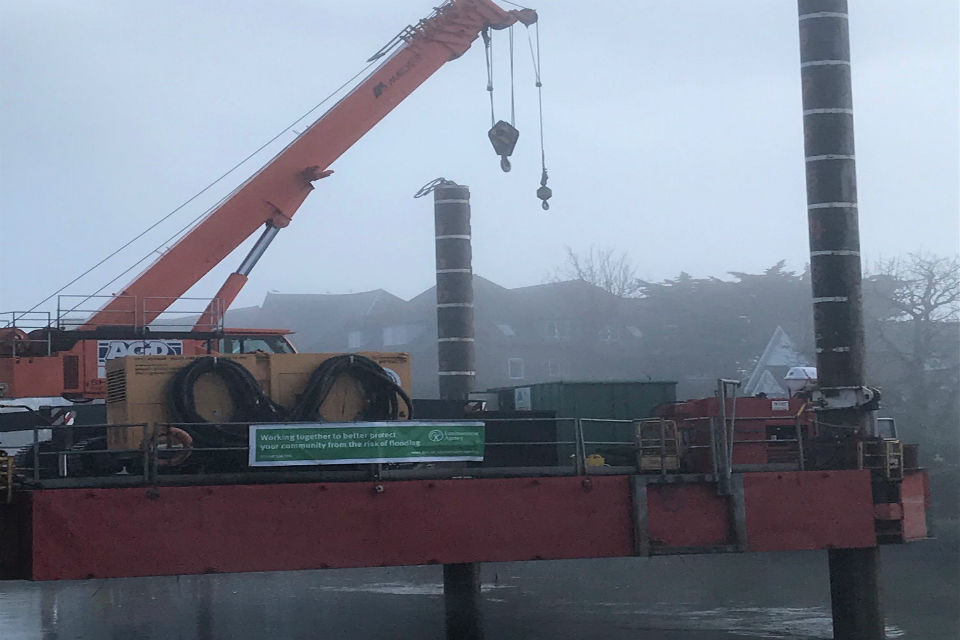 Arundel - jack up barge