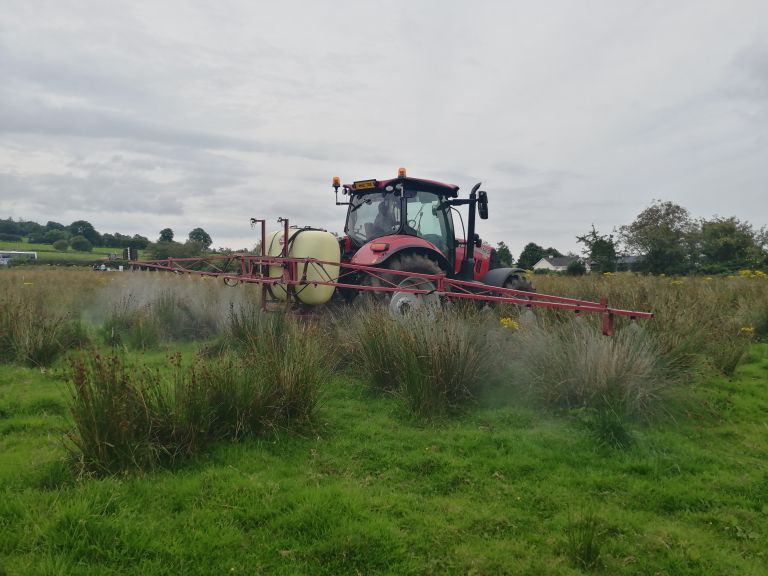 TRACTOR SPRAYING