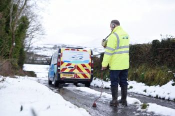 NI WATER VAN IN SNOWthaw 1