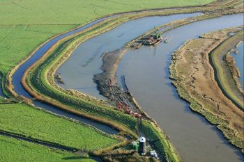 Pile Extraction River Yare after construction of new set-back banks 1