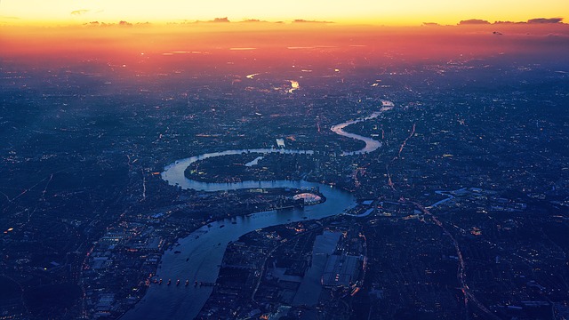 RIVER THAMES AERIAL VIEW