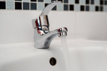 TAP RUNNING WATER 1