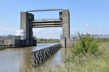 THAMES_BARRIER_-_DARTFORD_CREEK_BARRIER.jpg