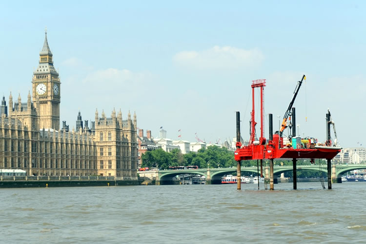 Thames Water construction rig