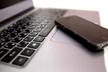 laptop  mobile phone 1